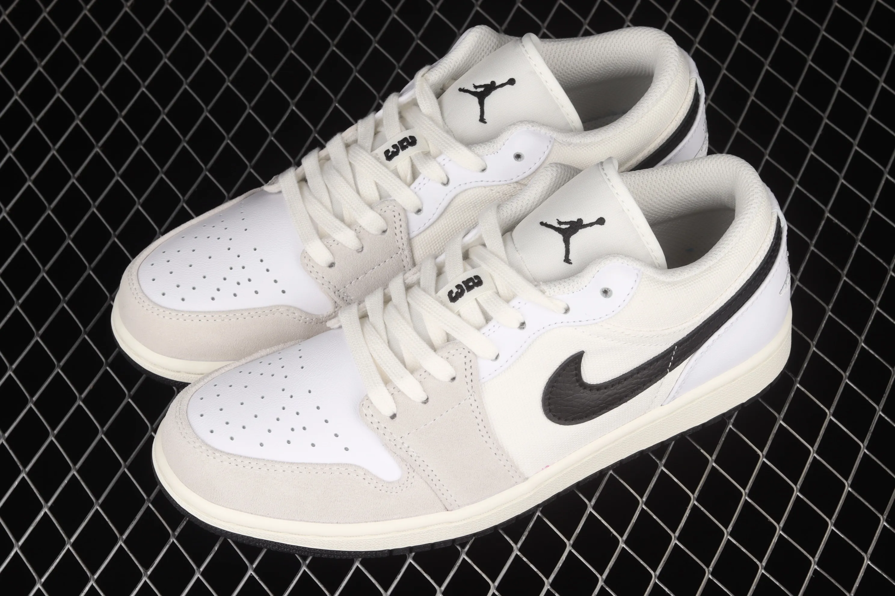 All categories Air Jordan Jordan series basketball shoes Air Jordan 1 Low G version pure original Air Jordan 1 Low AJ1 Joe 1 white and black canvas stitching low-top cultural leisure sports shoes DC3533-100